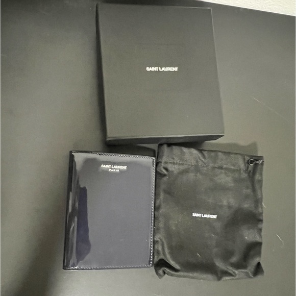 SAINT LAURENT PARIS CREDIT CARD WALLET IN PATENT LEATHER - Picture 3 of 3